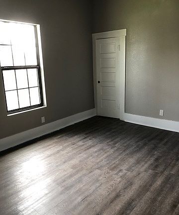 5th image of 1202 E Drexel Ave