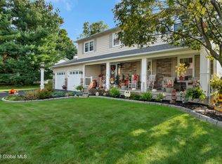 8 Carriage Rd, Rensselaer, NY 12144