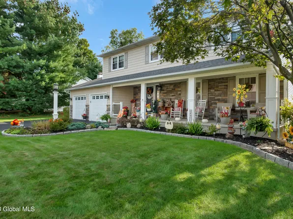 8 Carriage Road, Rensselaer, NY 12144