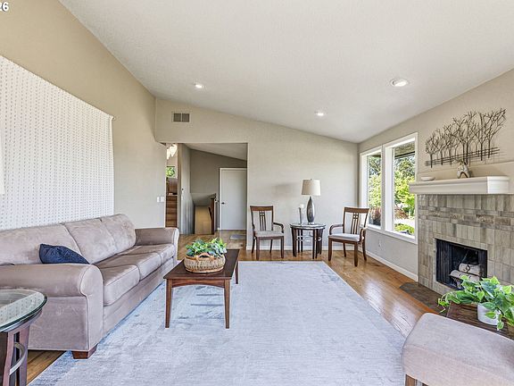 5th image of 6705 NW Dogwood Dr