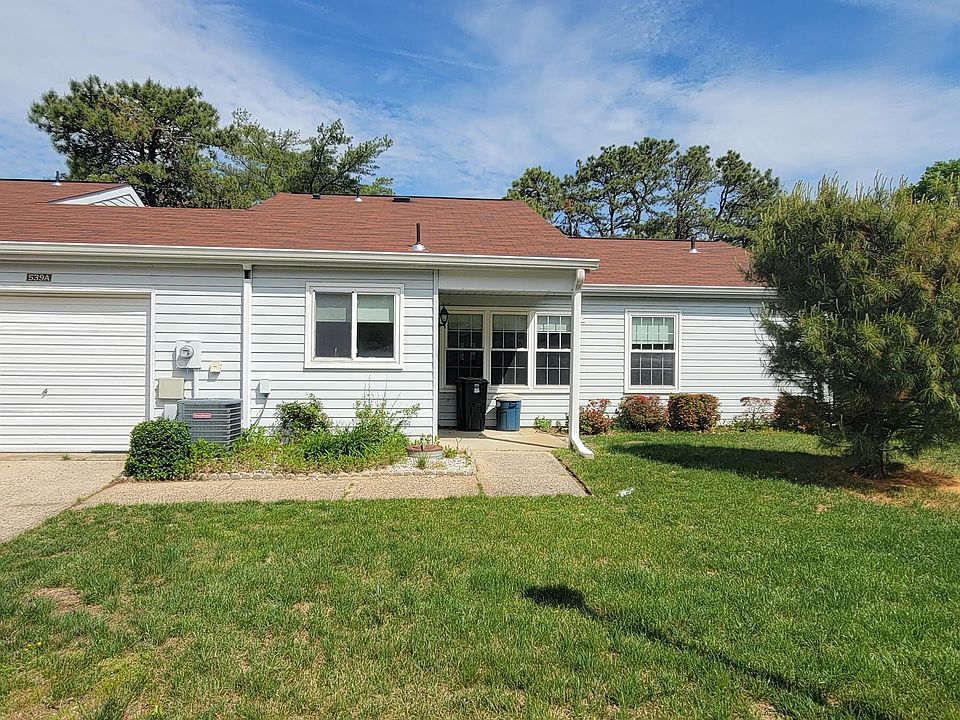1st image of 539A Warwick Court