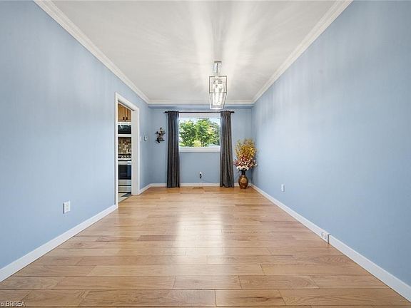 4th image of 106 Memorial Dr