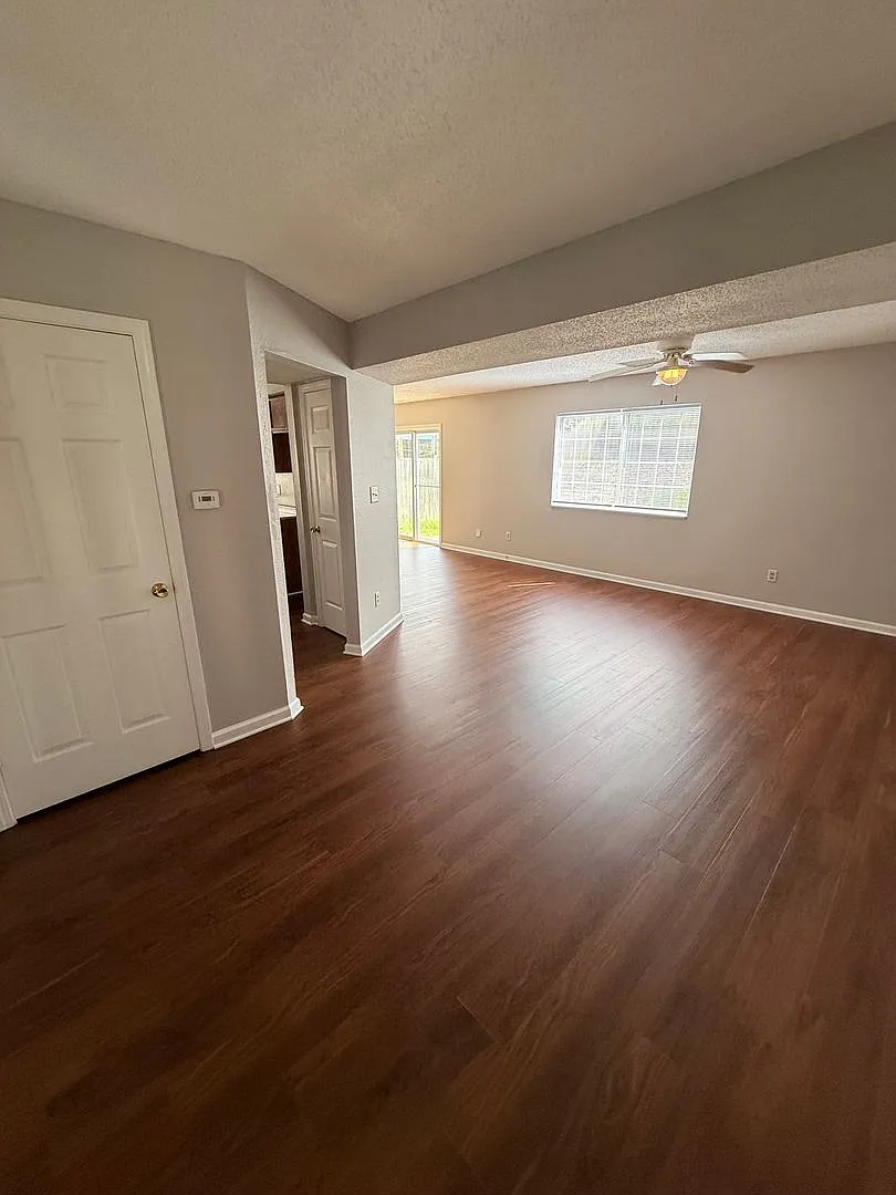 Perry Twp - 4 bedroom — Photo 3