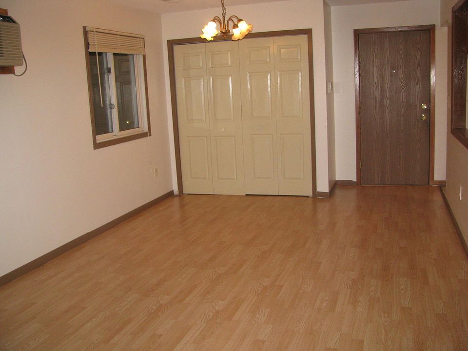 1st image of 904 Wescott Sq APT 104