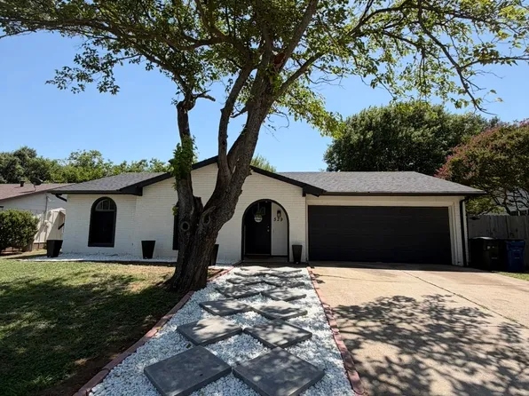 529 NW Ann Lois Ln, Burleson, TX 76028