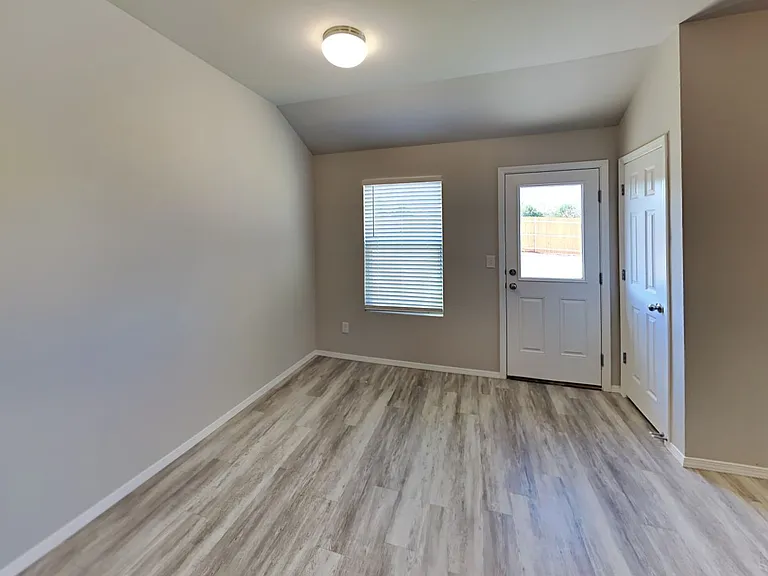 4313 Winding Brk — Photo 8