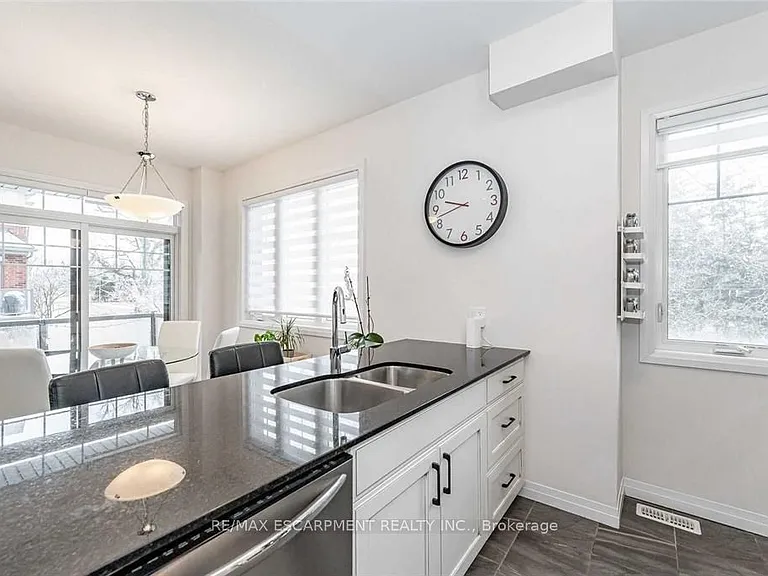 10 Showers Ln — Photo 10