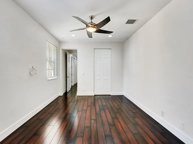 406 NW 25th Ave — Photo 10