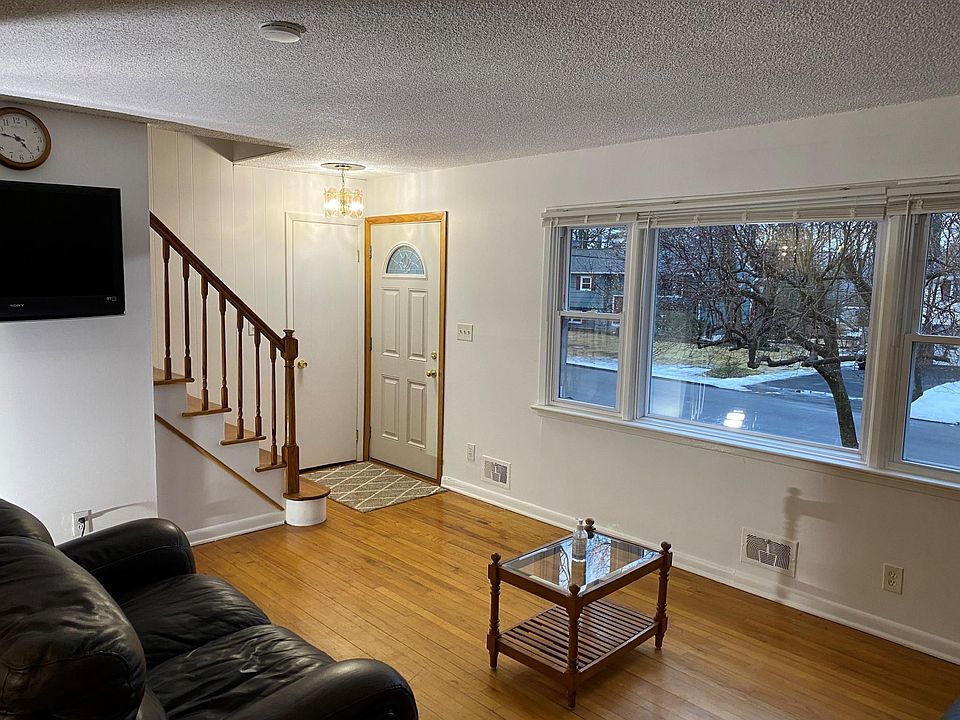 1st image of 54 Freedman Ave