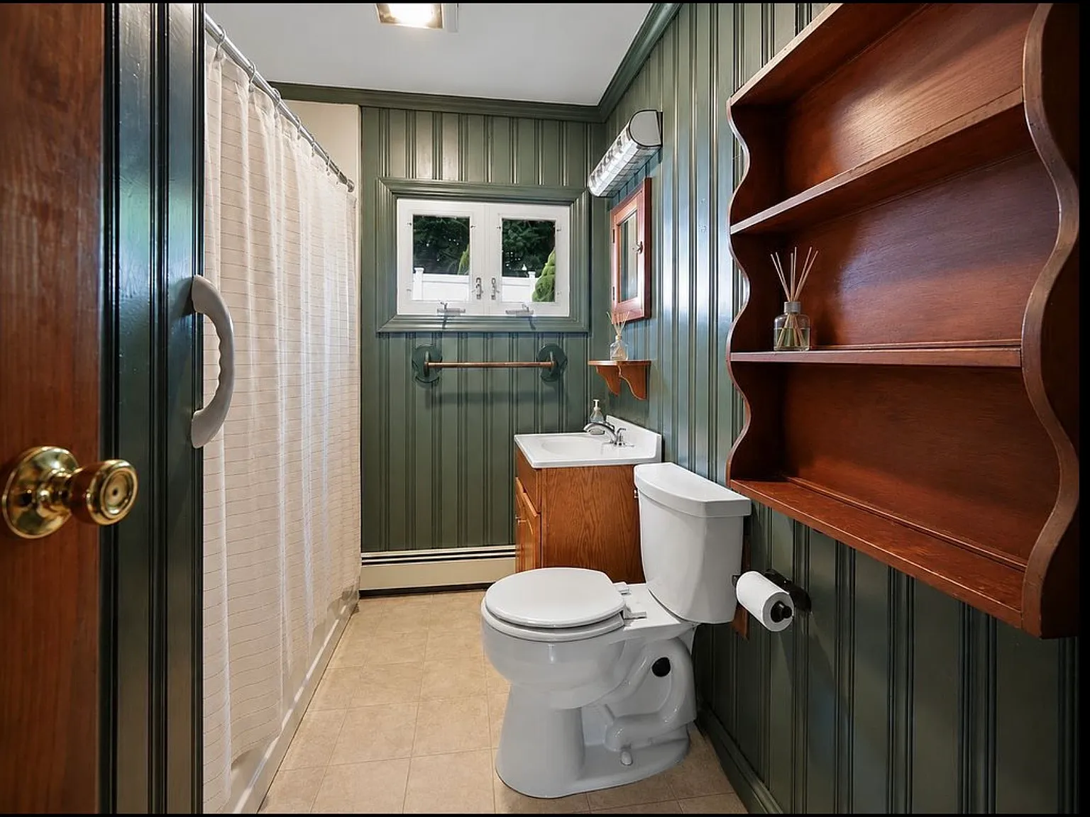 3 bed, 1925 sqft, $3,900 — Photo 4