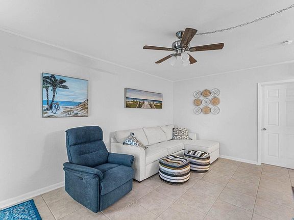 2nd image of 11 SW 4th Avenue Unit 6