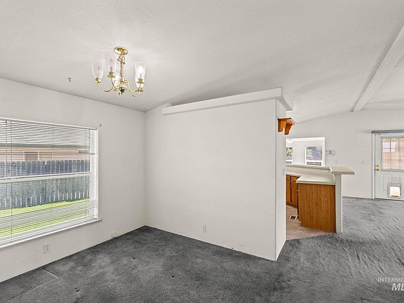 5th image of 327 W Avenue I