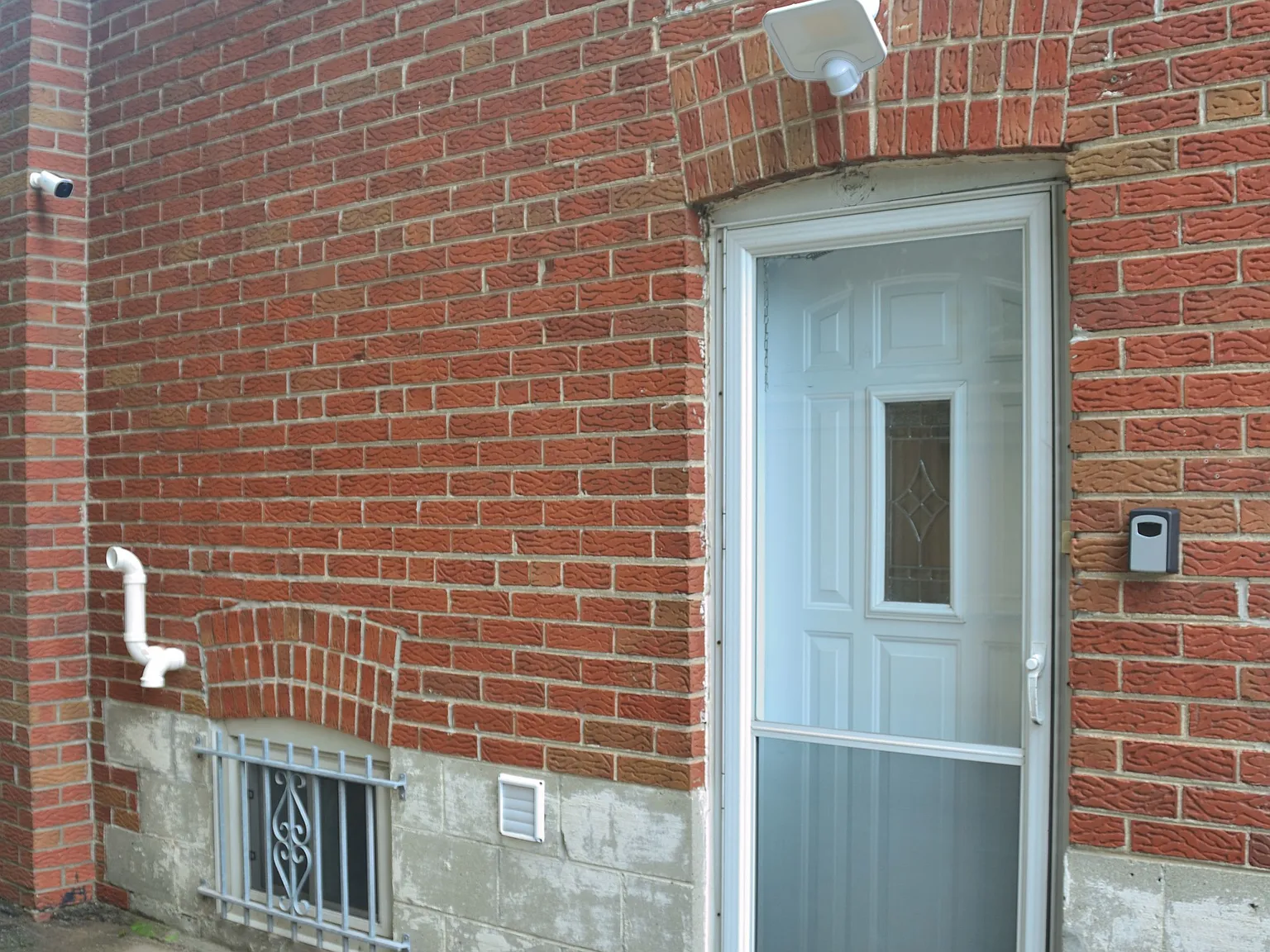2 bed, $2,550 — Photo 2