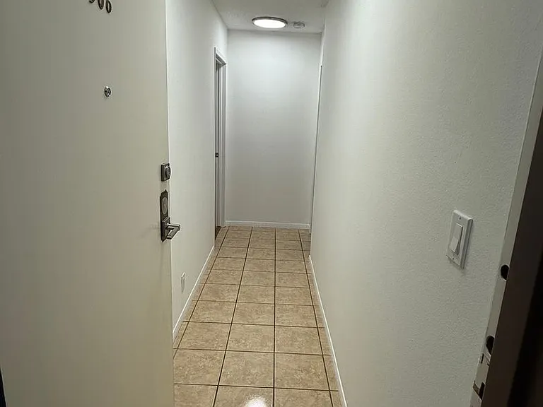 816 Westmount Drive LP — Photo 14