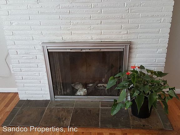 3rd image of 867 Violet Meadow St S