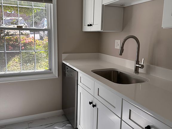 4th image of 8366 Penshurst Dr #563