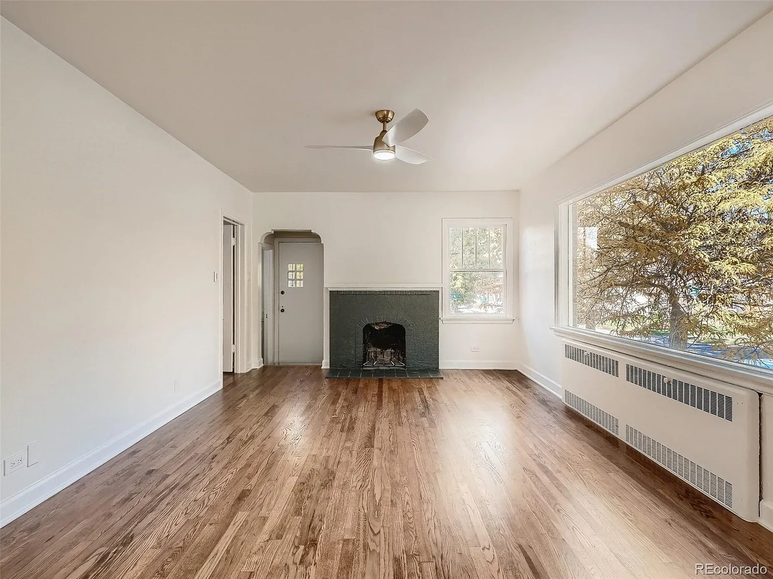 3 bed, 2.0 bath, 2530 sqft, $3,845 — Photo 4
