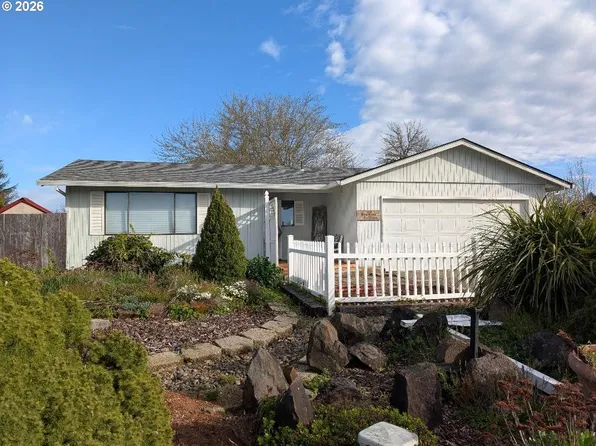 311 SW Jasmine Ct, McMinnville, OR 97128