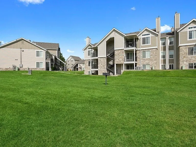 Broadmoor Village — Photo 43