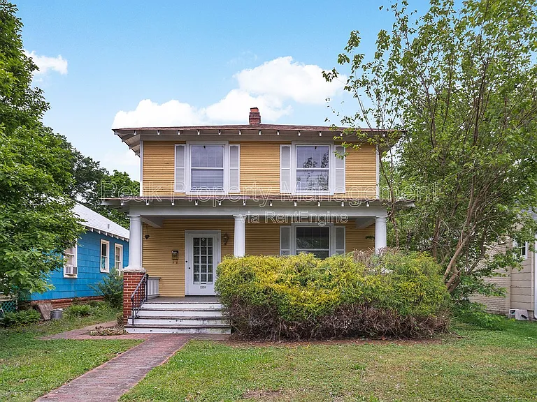 1310 Greycourt Ave — Photo 2