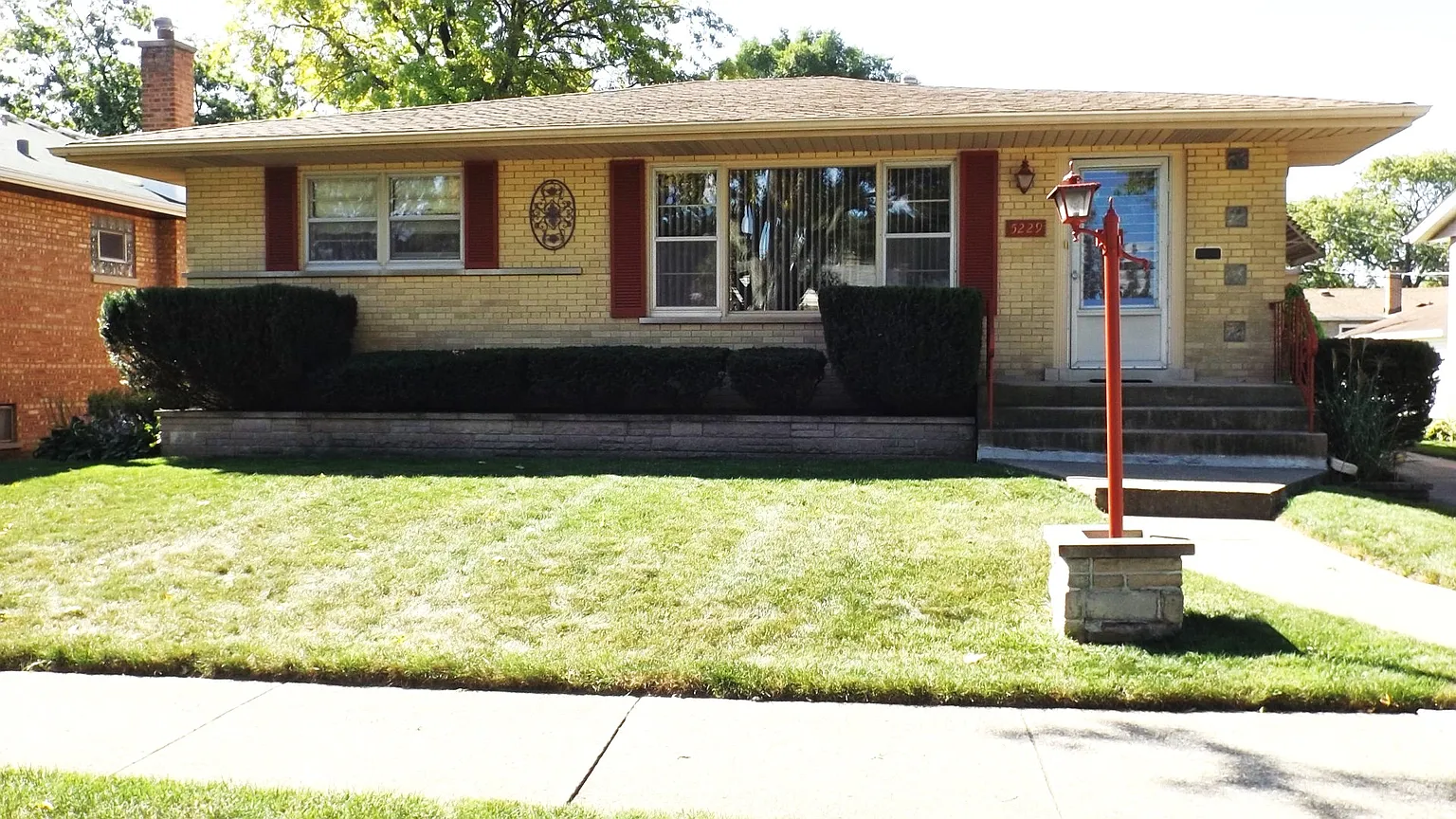 5229 Oak Center Dr photo 1