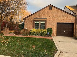 7 Howard Ct, Lebanon, NJ 08833