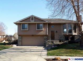 15110 Grover Cir, Omaha, NE 68144