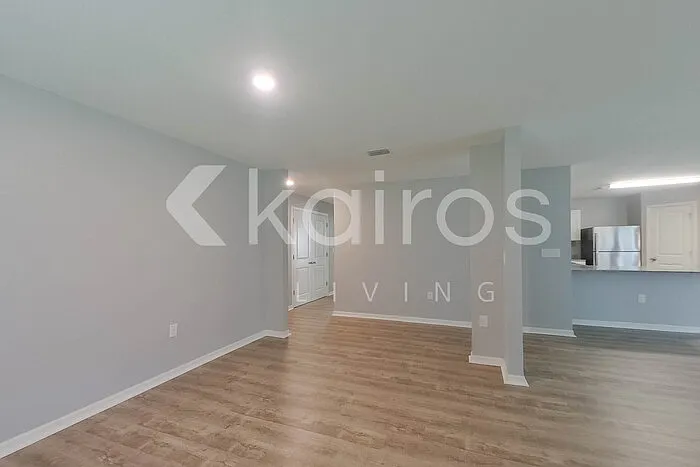 4204 E 5th St — Photo 6