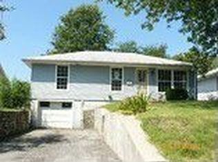 2504 Oakley Ave, Kansas City, MO 64127
