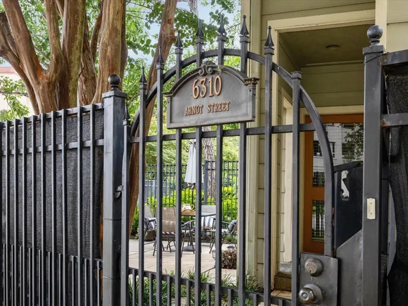 6310 Arnot St, Houston, TX 77007