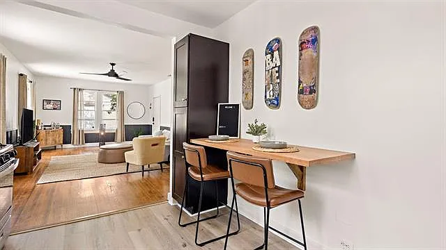 210 S Oak St — Photo 13