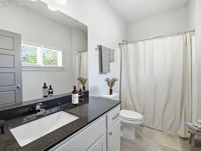 1824 Greentree Ln — Photo 12