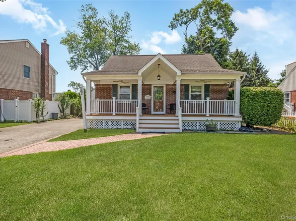 578 Patterson Street, East Meadow, NY 11554