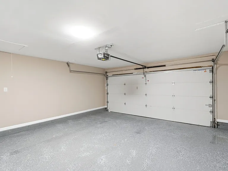 3920 Pobst Dr — Photo 22