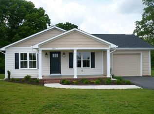 304 Leftwich St, Gretna, VA 24557