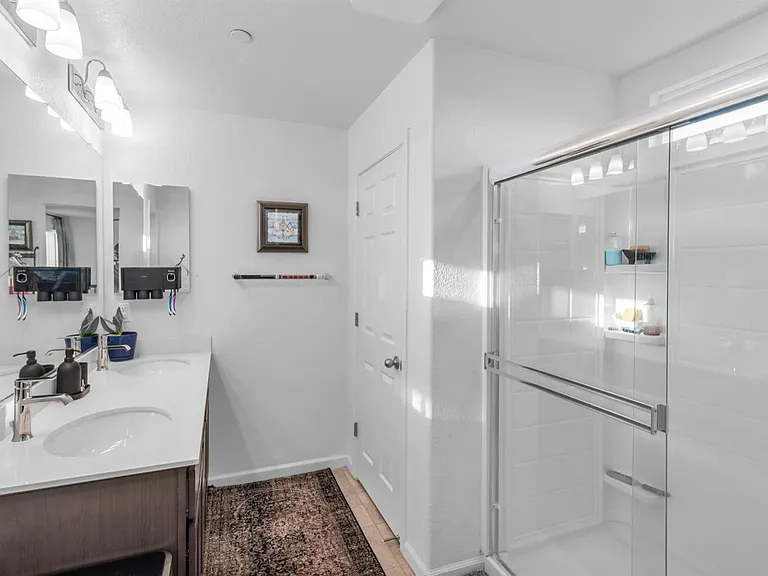 4583 Butterfly Ridge Dr — Photo 33
