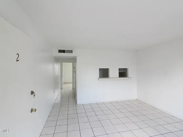 5200 Carousel Dr #2 — Photo 7