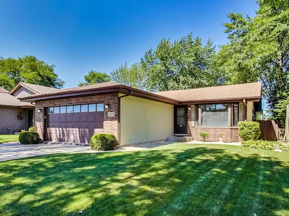 1029 Donna Ln, Bensenville, IL 60106
