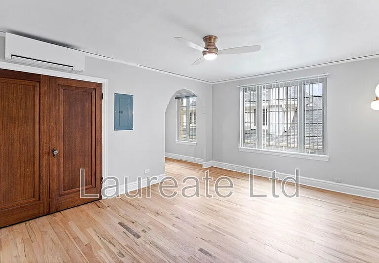 1050 N Pearl St #301 — Photo 1
