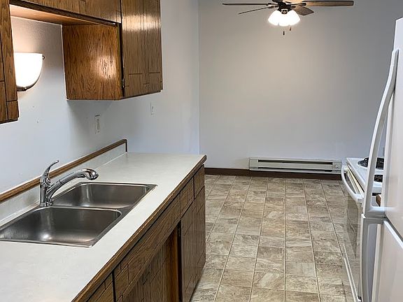 2nd image of 2421 20th Ave S #204