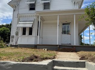 120 Mathewson St, Griswold, CT 06351