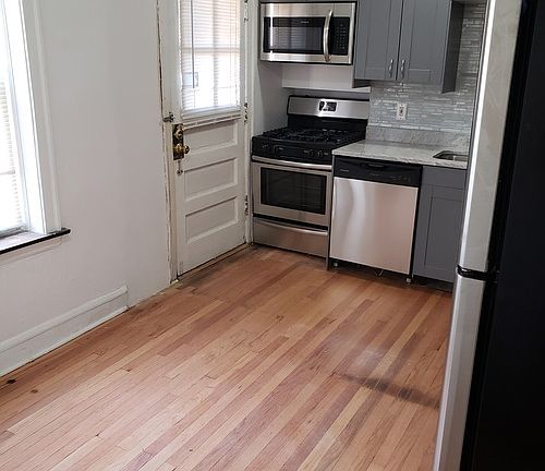 3rd image of 6137 N Glenwood Ave #2