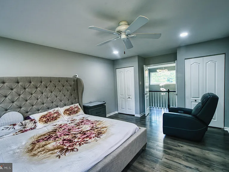 139 Mallard Dr W — Photo 34