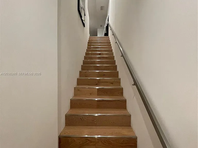 601 NE 27th St #201 — Photo 34
