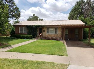 815 W Ross St, Floydada, TX 79235