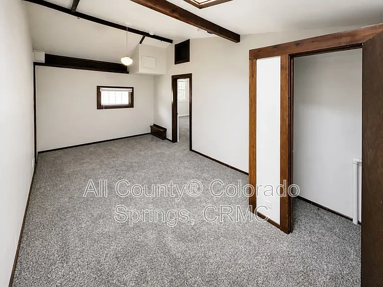 215 E Dale St — Photo 8