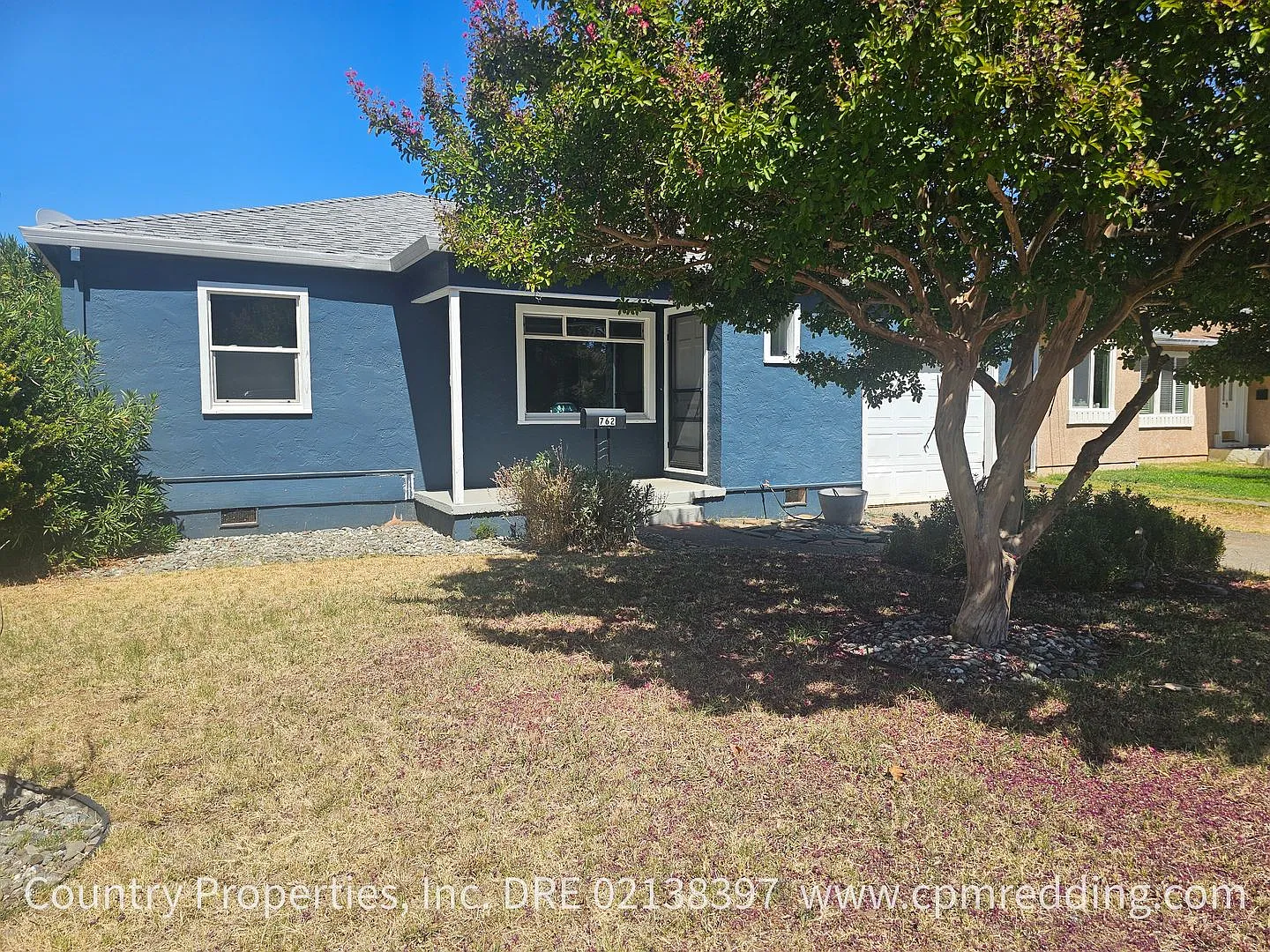 Classic Garden Tract 2 Bedroom House with Hardwood Floors Available Now! — Photo 3