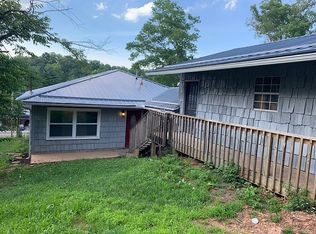 573 Cedar View Dr, Charleston, WV 25313