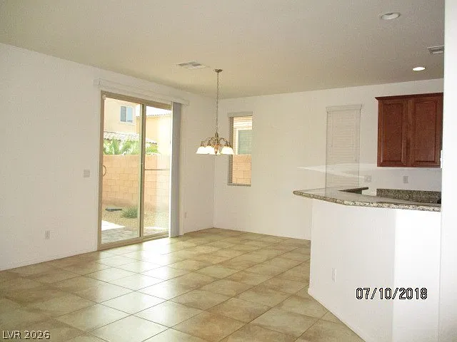4 bed, 2.5 bath, 2007 sqft, $2,061 — Photo 2