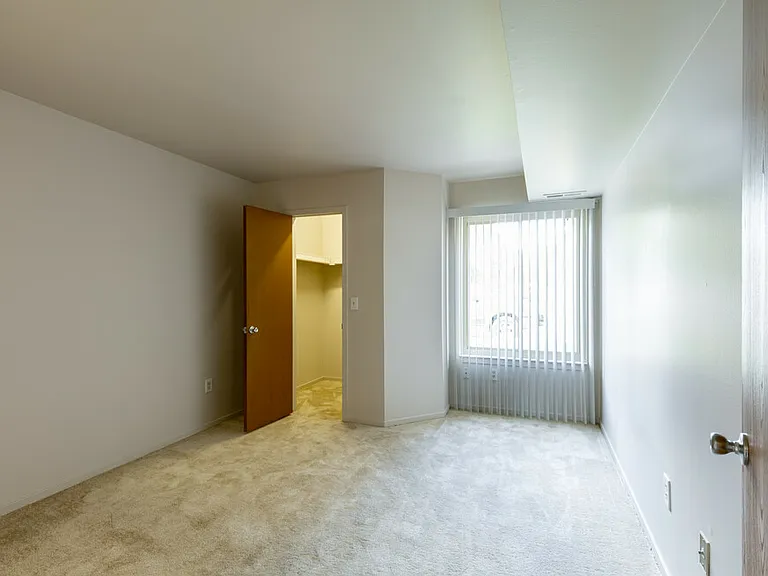 Warren Village Apartments — Photo 12